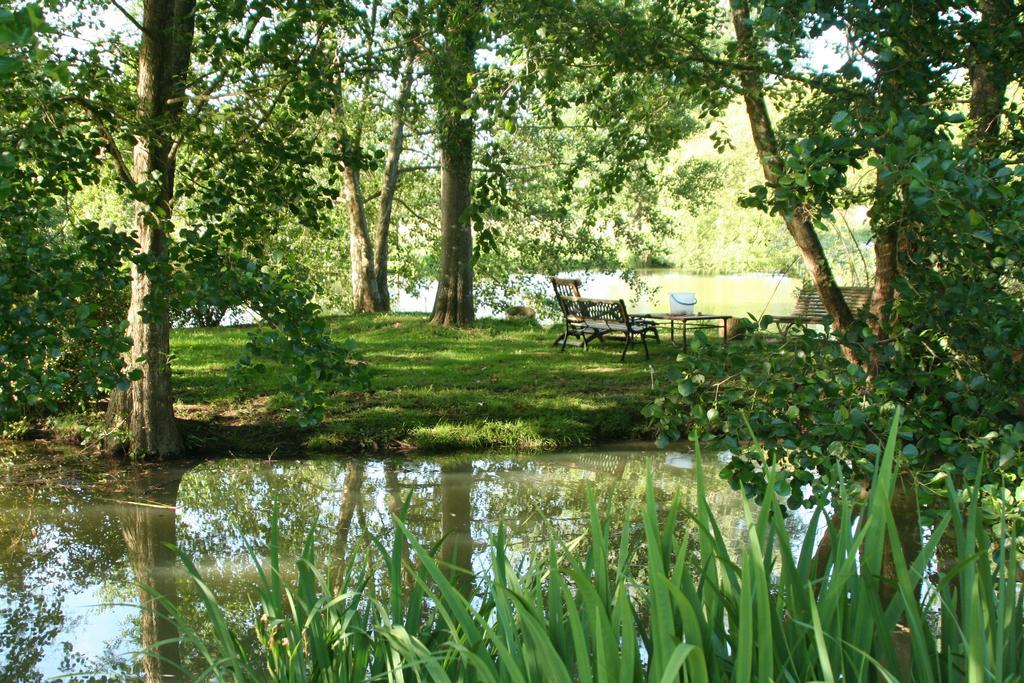 Bed and Breakfast Le Petit Moulin Faverelles Экстерьер фото