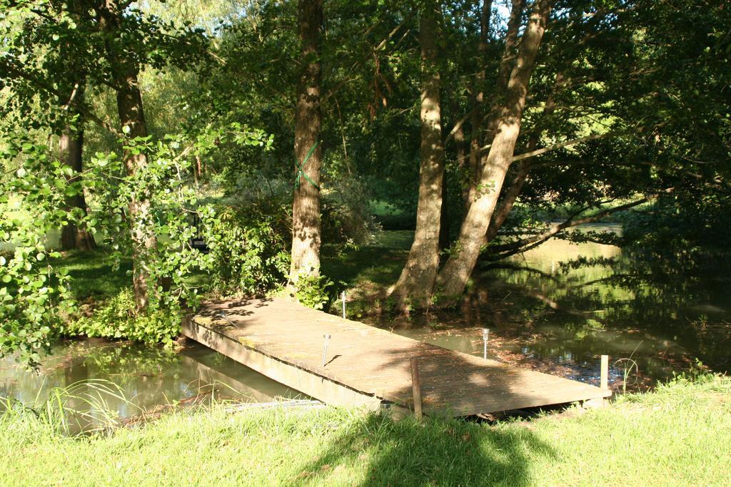 Bed and Breakfast Le Petit Moulin Faverelles Экстерьер фото